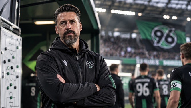 Sandro Wagner vor seinem ersten Ligaspiel als Trainer von Hannover 96 gegen den 1. FC Magdeburg